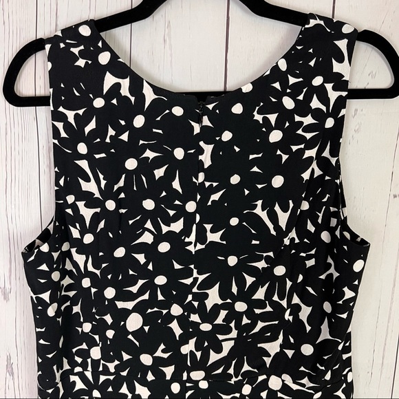 Diane Con Furstenberg | Clara Garden Daisy sleeveless fit and flare floral dress - Picture 7 of 12